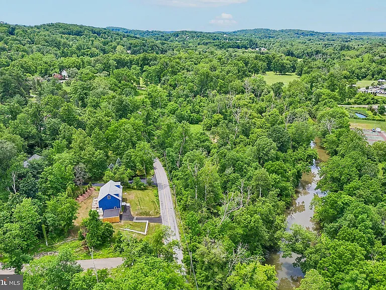 40 Creek Rd — Photo 52