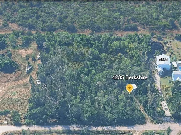4235 Berkshire Rd, Saint James City, FL 33956