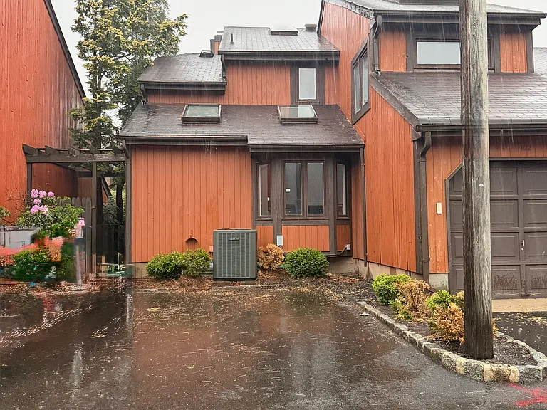 100 Riverbend Dr #100 — Photo 3