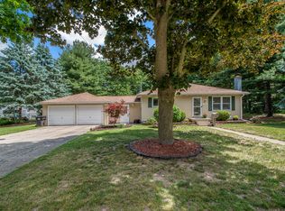 3260 Gladiola Ave SW, Wyoming, MI 49519