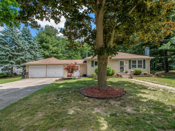 3260 Gladiola Ave SW, Wyoming, MI 49519