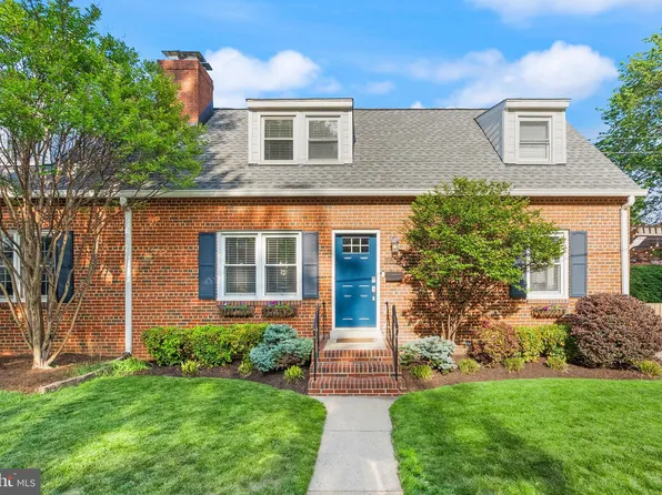 1501 Wayne St, Alexandria, VA 22301