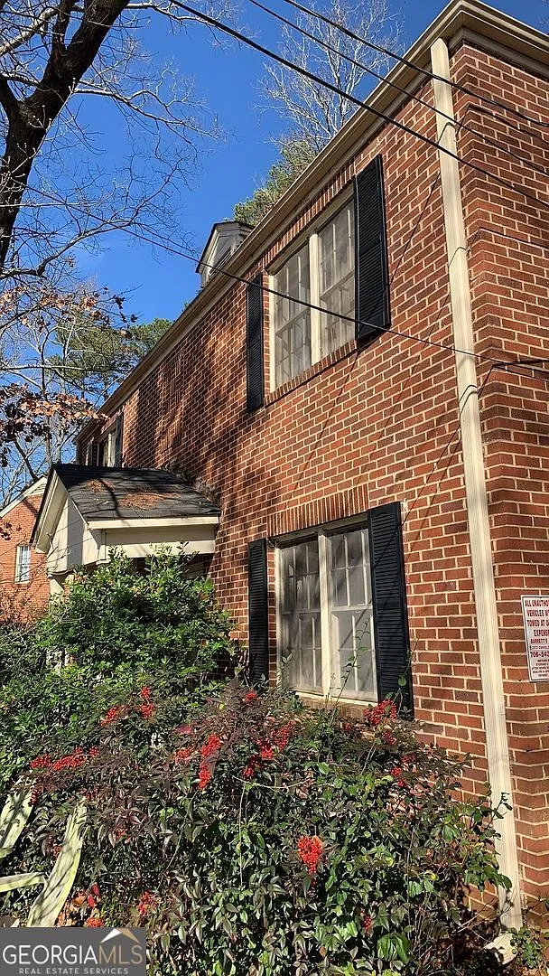 2 bed, 1.0 bath, 988 sqft, $1,750 — Photo 1