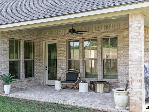 3rd image of 147 Loblolly Ln