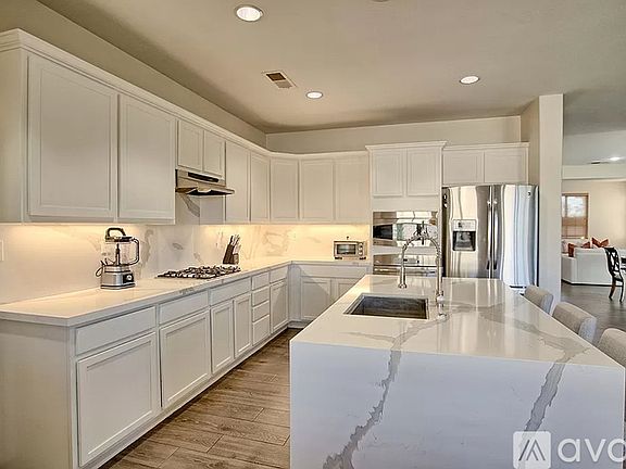 2nd image of 40451 Catania Ct