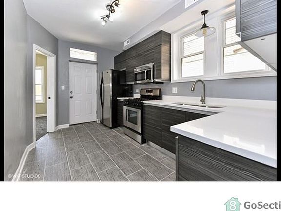 4th image of 7636 S Kingston Ave #2