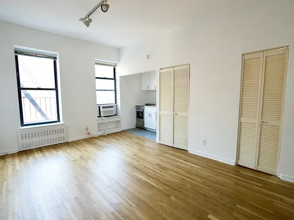 30 East 95th Street image 8 of 13