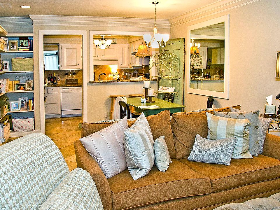 2nd image of 5326 Fleetwood Oaks Dr #250