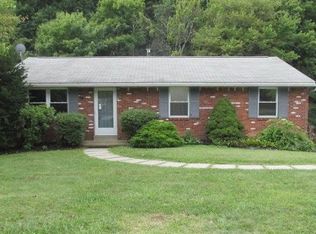 624 Stamford Dr, Greensburg, PA 15601