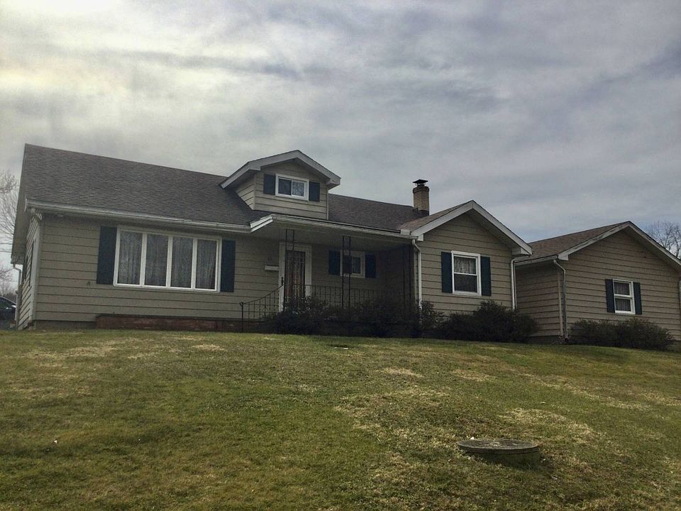 1st image of 64 Halley Dr