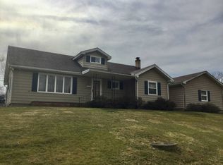 64 Halley Dr, Zanesville, OH 43701