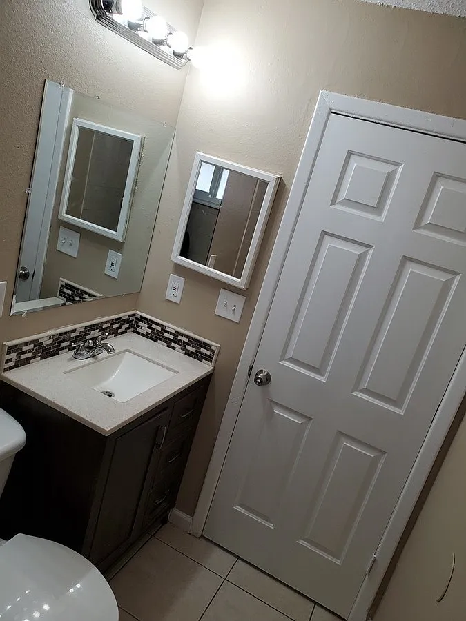Available Now! 3/2 Fully Remodeled Home — Photo 3