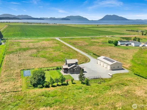 4913 Chuckanut Drive, Bow, WA 98232