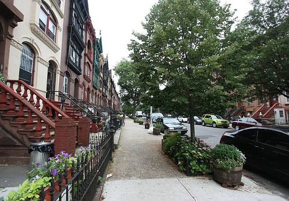 5th image of 484 Greene Ave #B