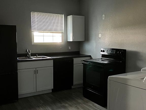 5th image of 1121 N 6th St