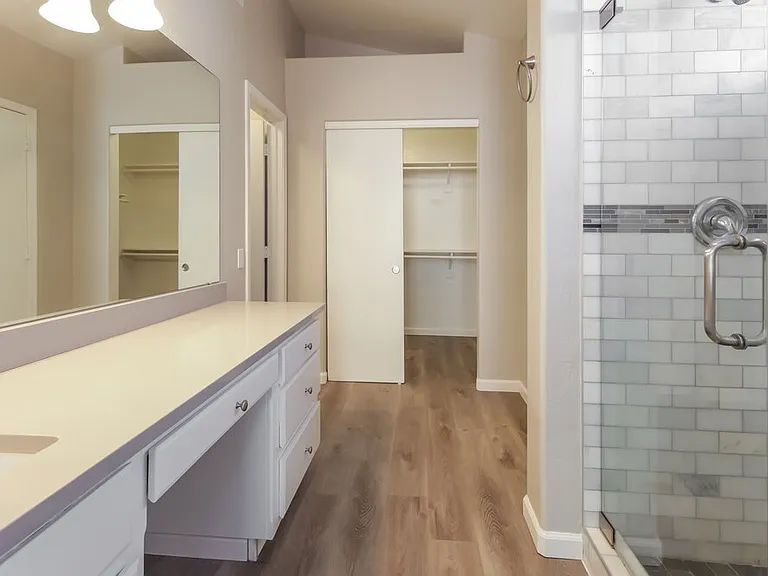 8338 W Bluefield Ave — Photo 9
