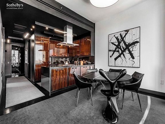 4th image of 157 W 57th St APT 33A