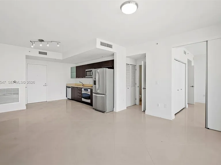 90 SW 3rd St #1608 — Photo 8