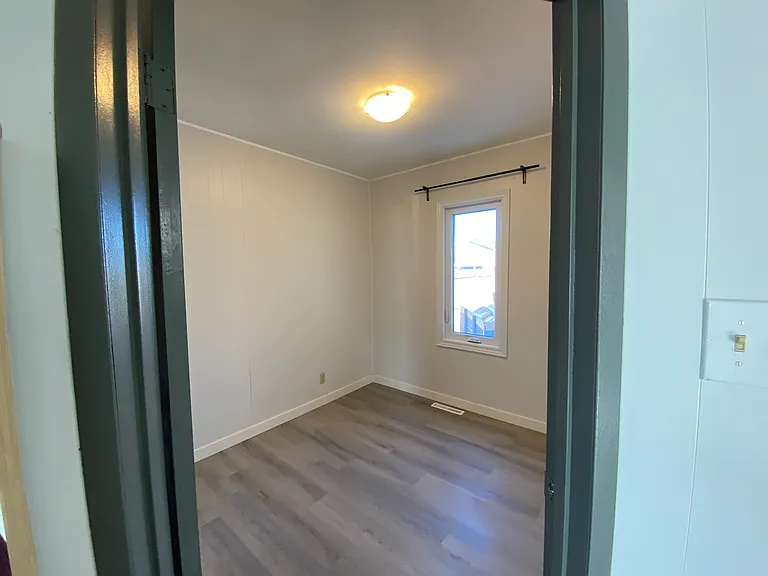 1911 William Ave W — Photo 6