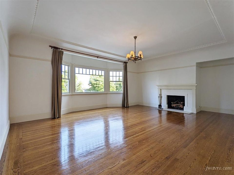 1st image of 471 36th Ave