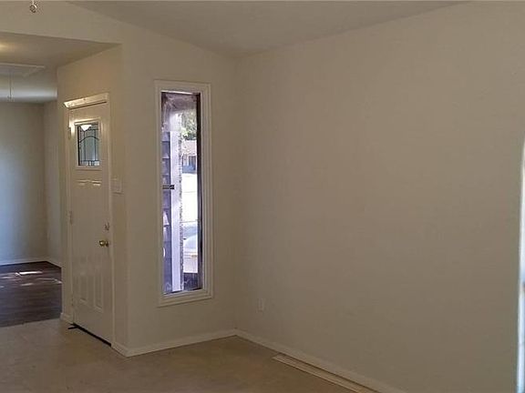 4th image of 6610 Stonleigh Pl