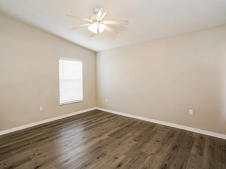 4944 Palm View Dr N — Photo 10