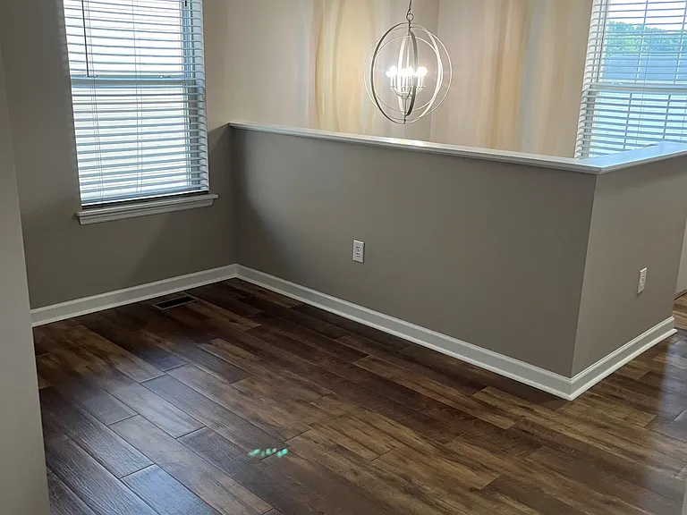 1027 Chesterfield Dr — Photo 9