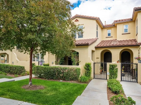 28771 Calle De La Paz Dr, Santa Clarita, CA 91354