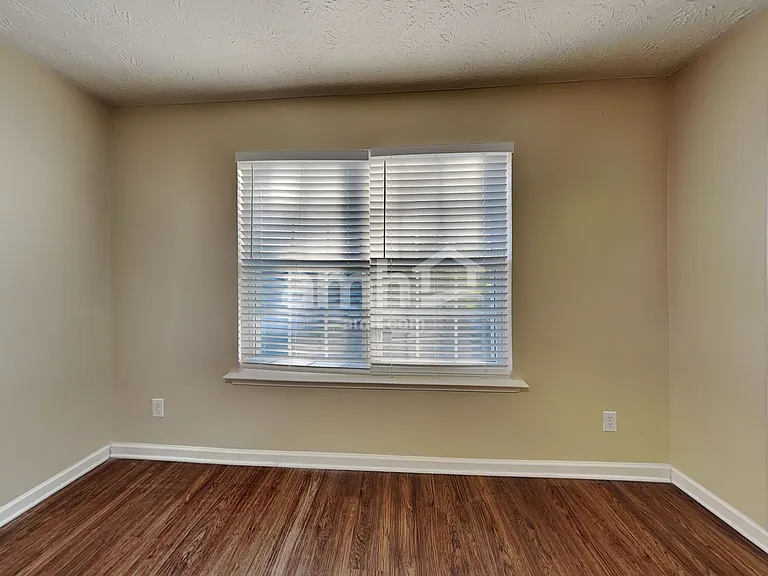 836 Windcroft Cir — Photo 12