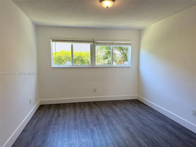 13215 NE 6th Ave #102 — Photo 8