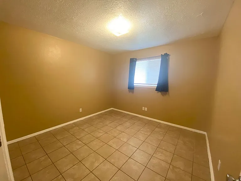 908 Foster Rd — Photo 8