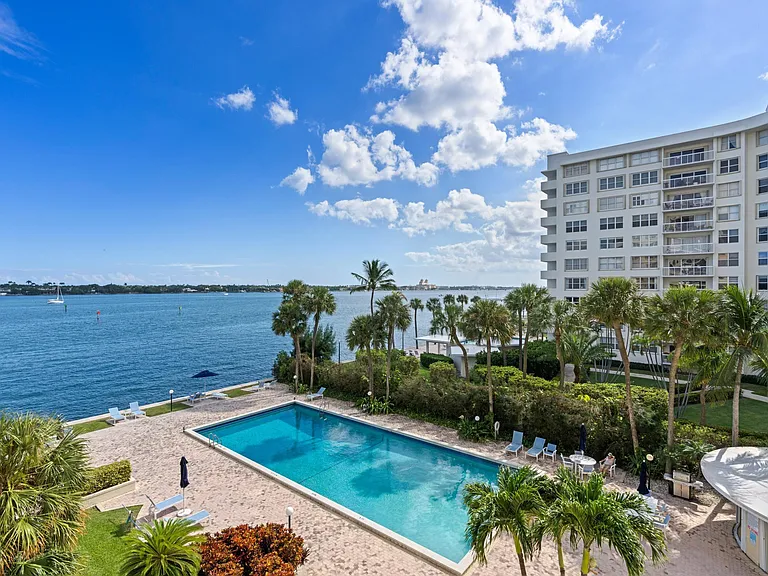 2800 N Flagler Dr #404 — Photo 7