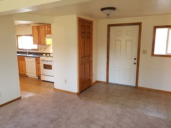3rd image of 3178 W Pikes Peak Ave