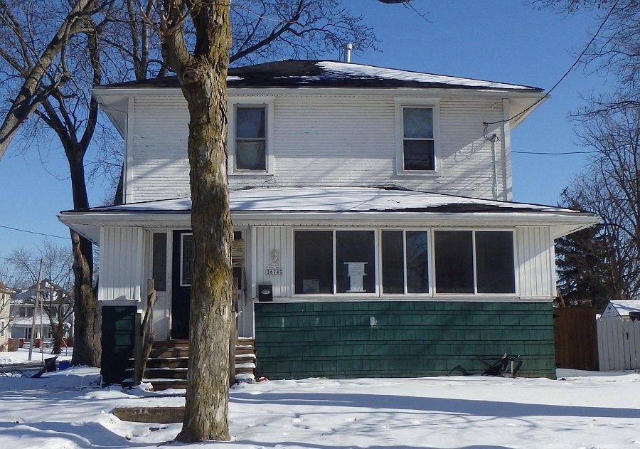 1st image of 674 Windsor St
