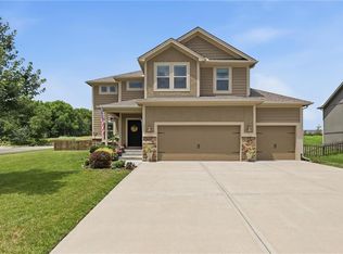 1406 Silhouette Dr, Kearney, MO 64060