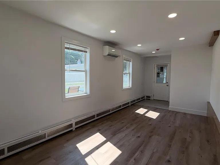 49 Seyfried Ave — Photo 43