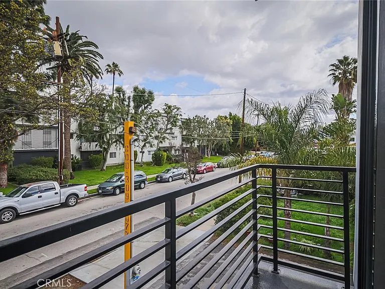11810 Gilmore St — Photo 18