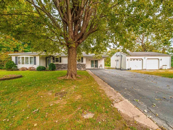 104 N Bennett St, Muncie, IN 47303