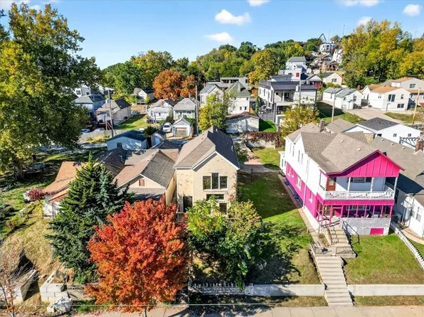 2128 Summit St, Kansas City, MO 64108