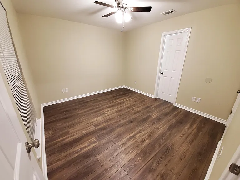 1601 S Dexter Dr — Photo 5
