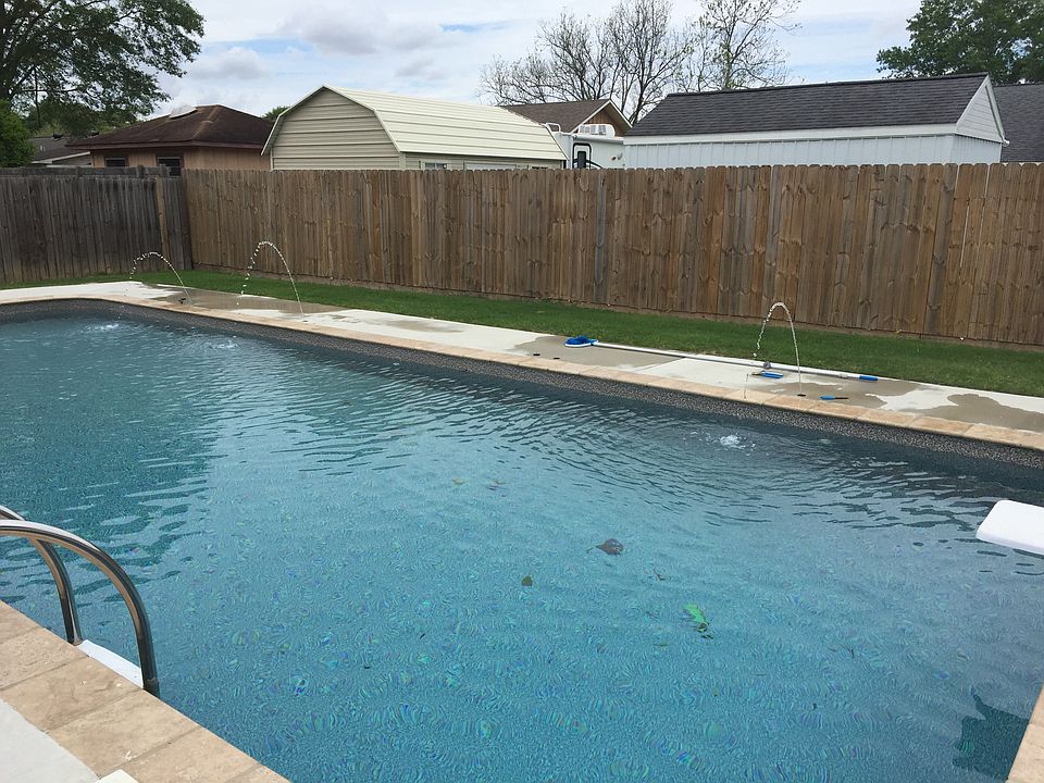 1st image of 518 Comfort Ln
