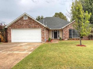 1220 W Honolulu St, Broken Arrow, OK 74012