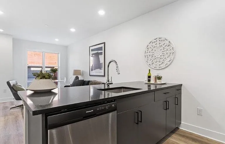 330 Cecil B. Moore Ave — Photo 16