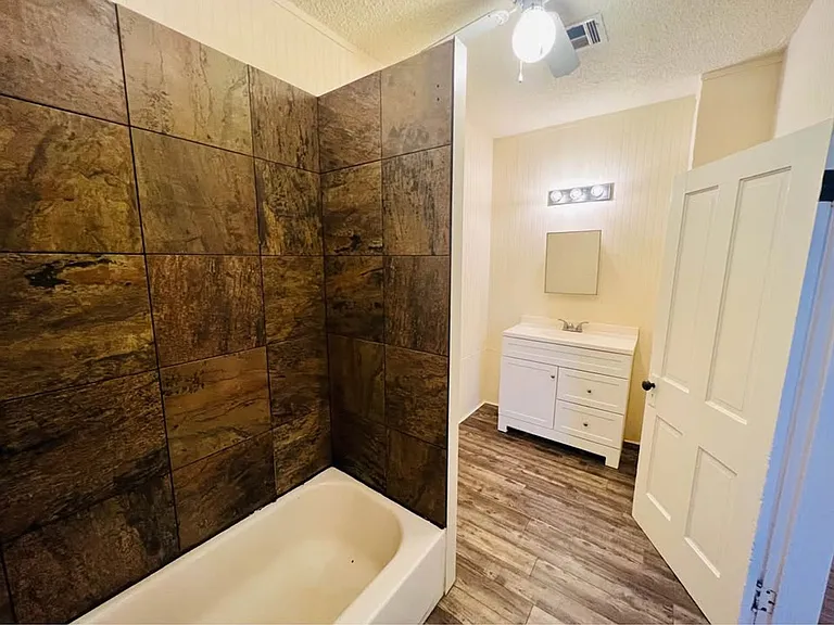 620 W London St — Photo 12