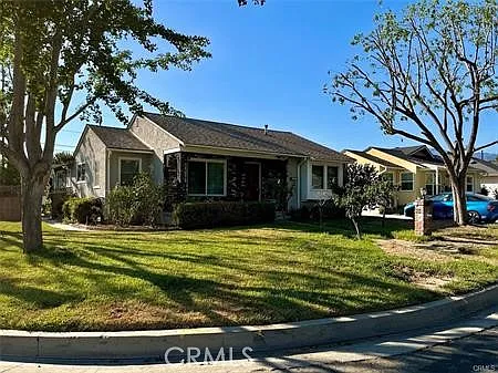 4 bed, 1824 sqft, $3,750 — Photo 2