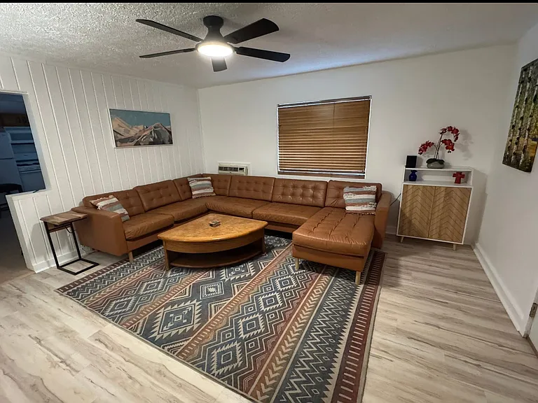 103A Calle Alamosa #B — Photo 2