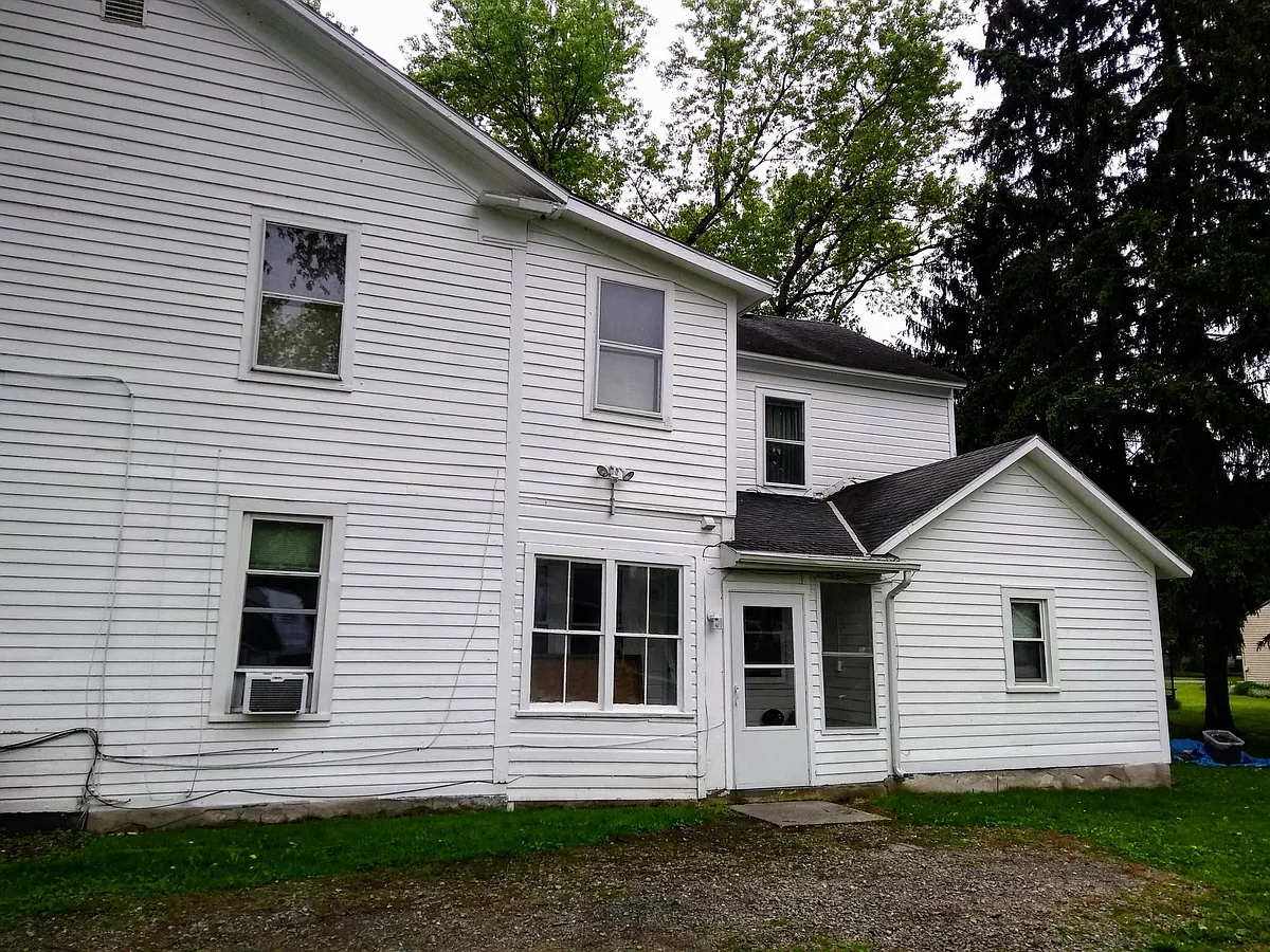 Building Photo - 100 N Main St #2