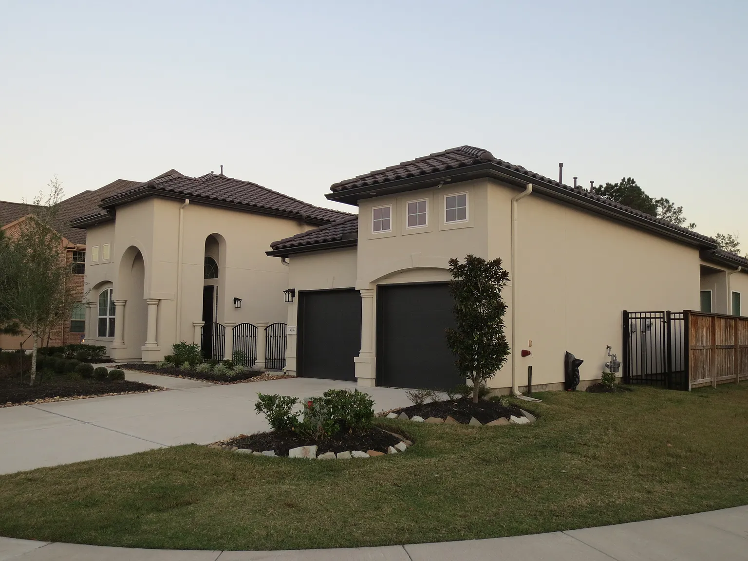 4 bed, 3.5 bath, 3260 sqft, $5,500 — Photo 2