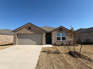 4004 Becky Ln, Mustang, OK 73064