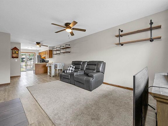 4th image of 2526 Ellis View Ct NW
